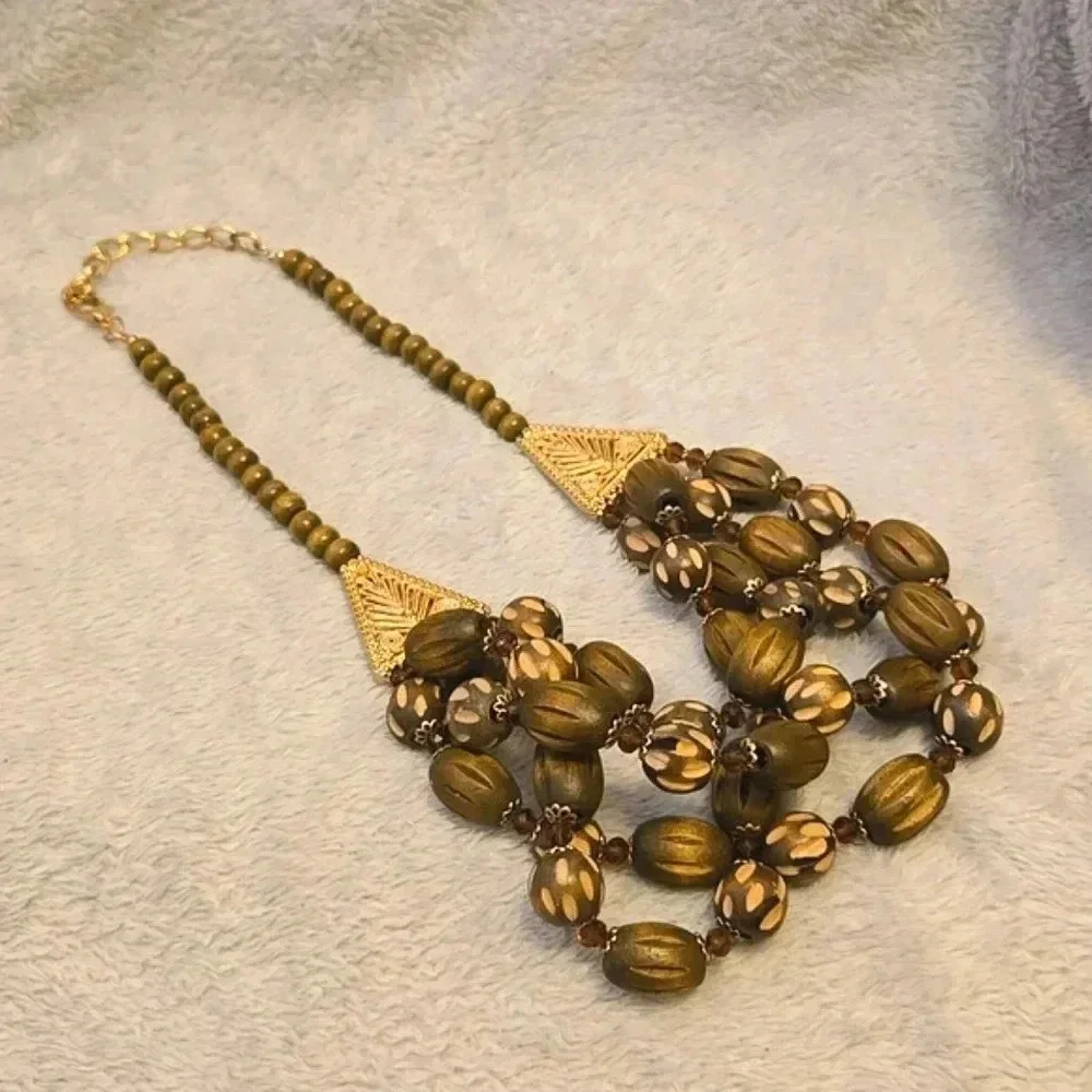 384 Necklace Gold Tone And Wood